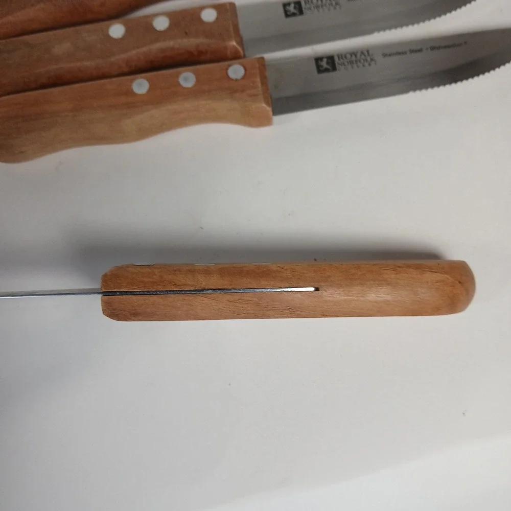 Royal Norfolk Cutlery Steak Knives Stainless Steel Wood Handle Lot of 4